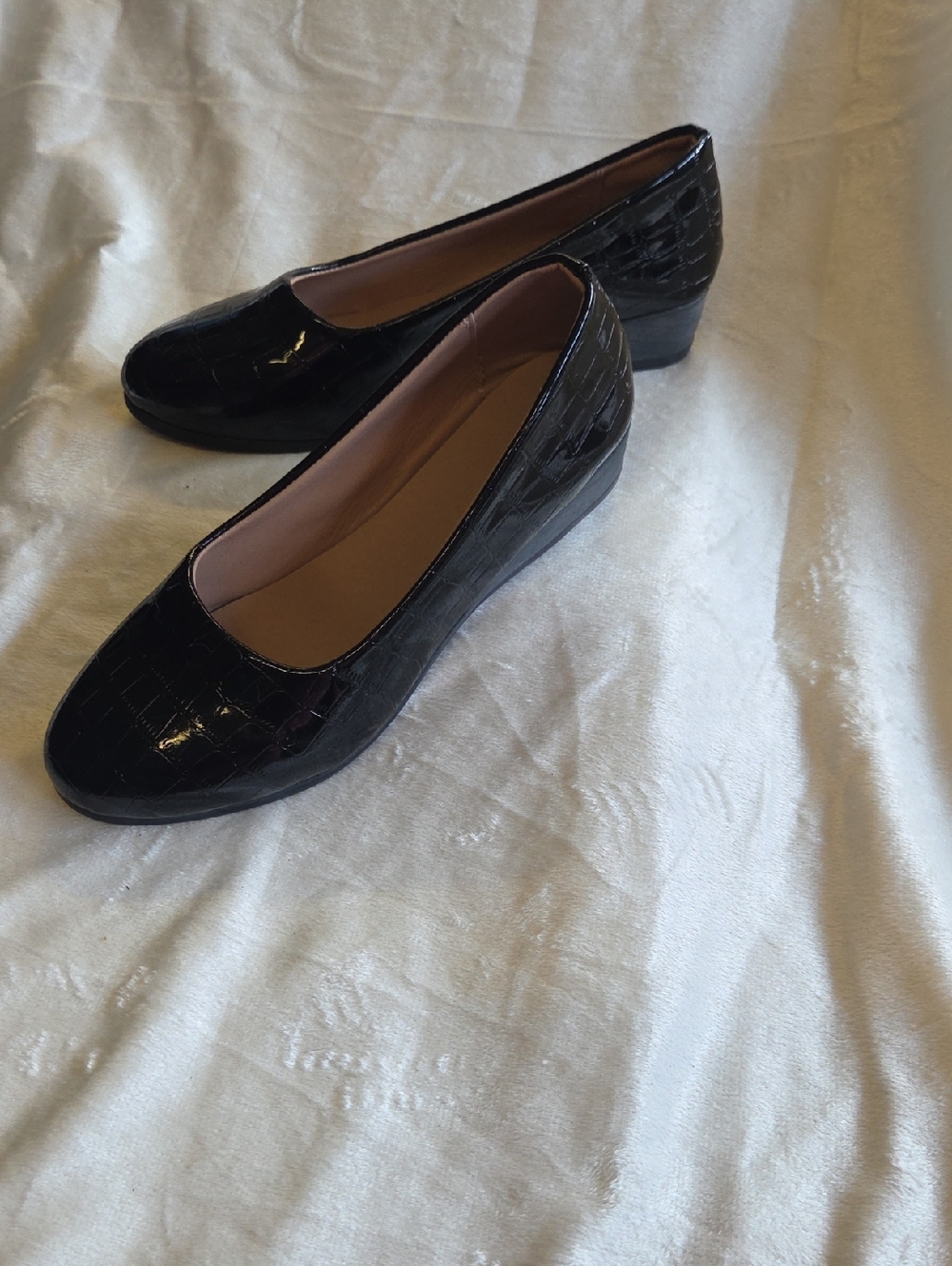Women's Black Croc-Embossed Patent Wedge Flats